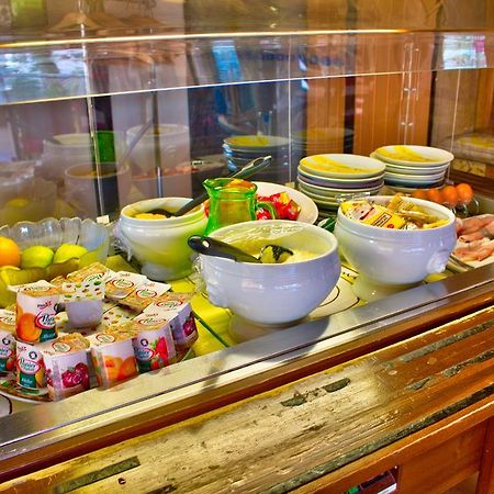 Logis Hotel Restaurant Le Chalet Du Mont Roland Sampans Dış mekan fotoğraf