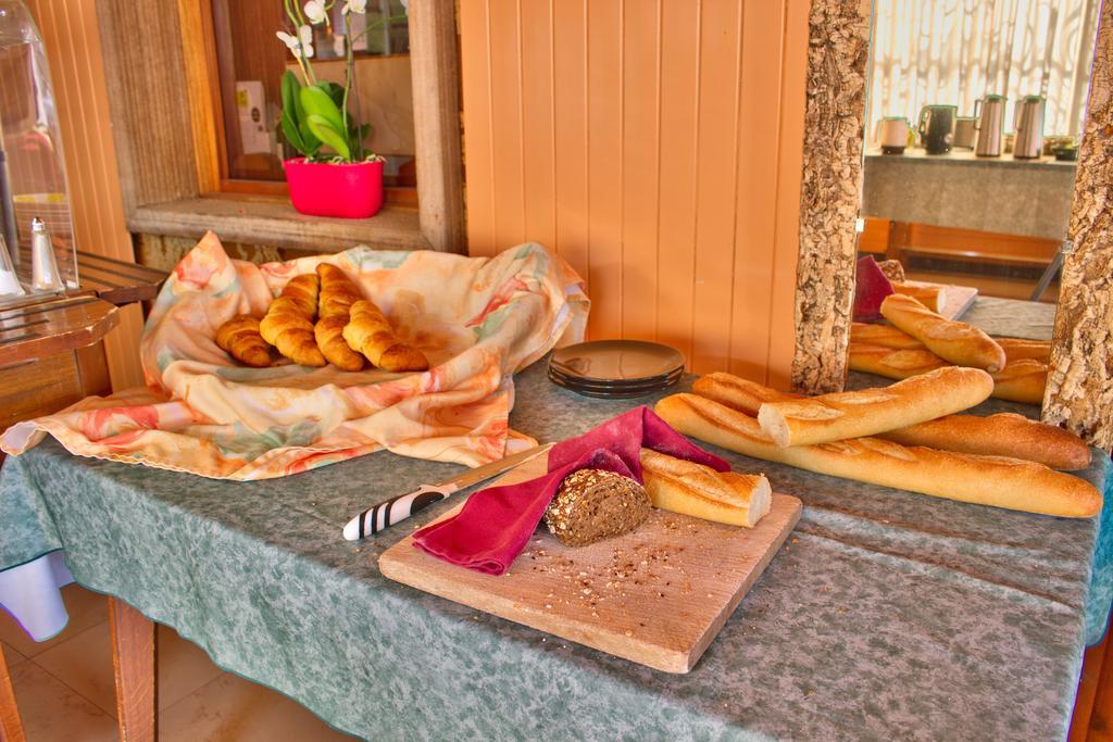 Logis Hotel Restaurant Le Chalet Du Mont Roland Sampans Dış mekan fotoğraf