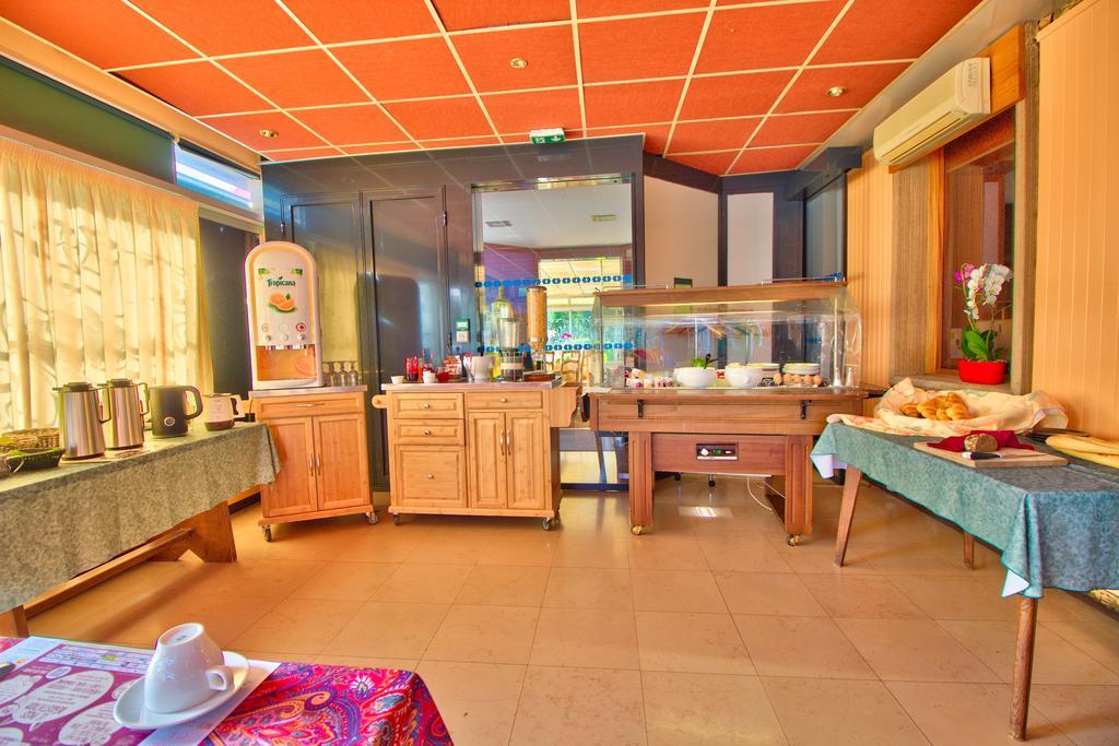 Logis Hotel Restaurant Le Chalet Du Mont Roland Sampans Dış mekan fotoğraf